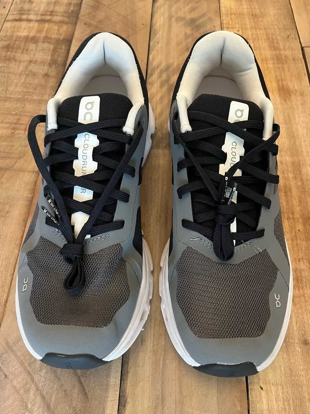 On Cloudrunner Cloudtec Running Shoes Women Size 9 Black/White/Gray